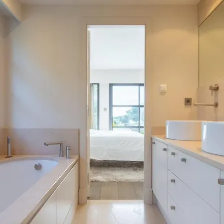 Chic With Private Pool And Daily Housekeeping Вілла *