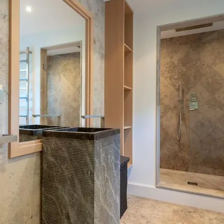 Chic With Private Pool And Daily Housekeeping *